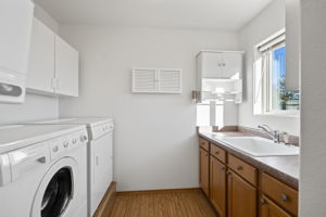 Large Laundry / Pantry Combo