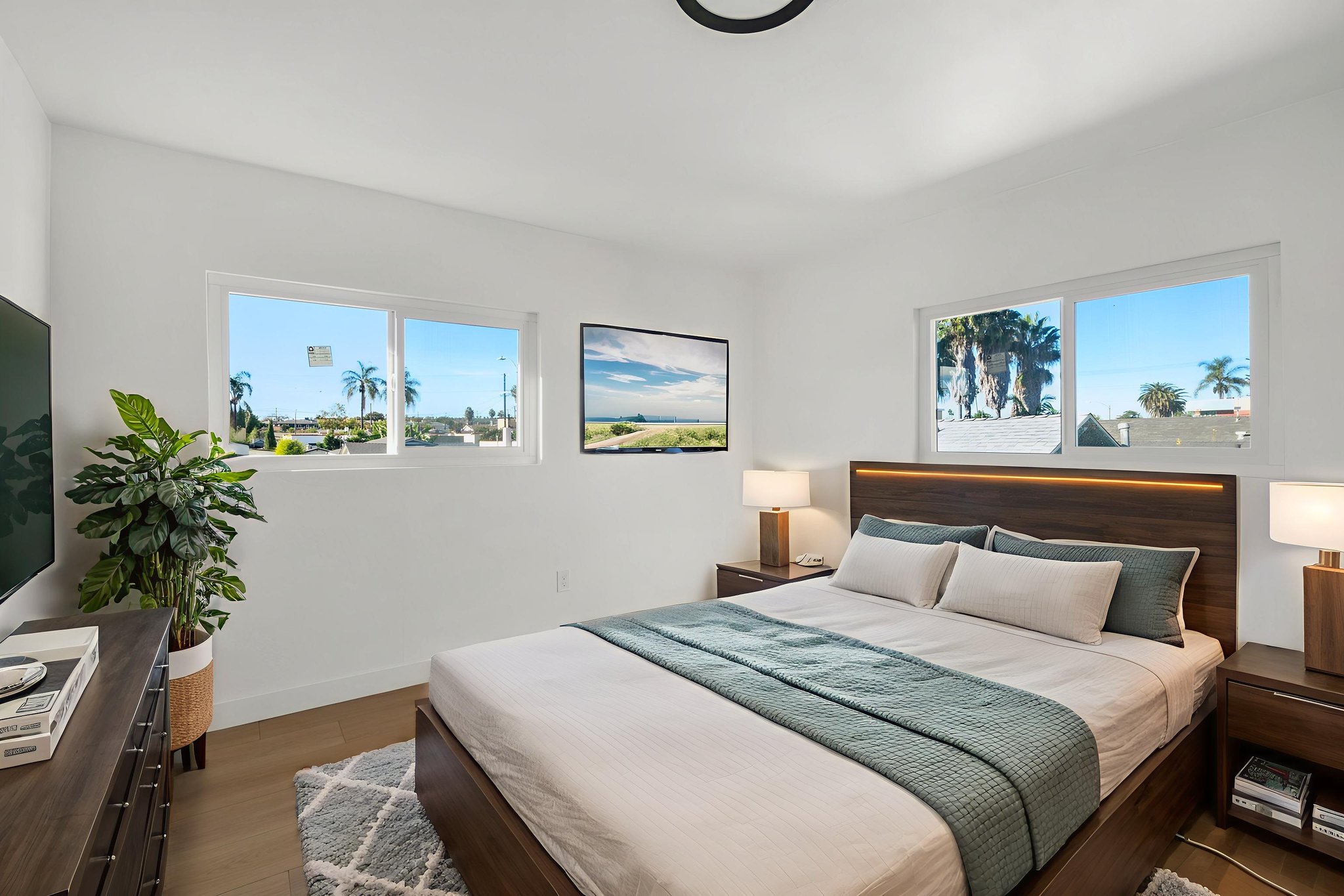 5832 6th Ave_DSC_0498 virtually staged.jpeg