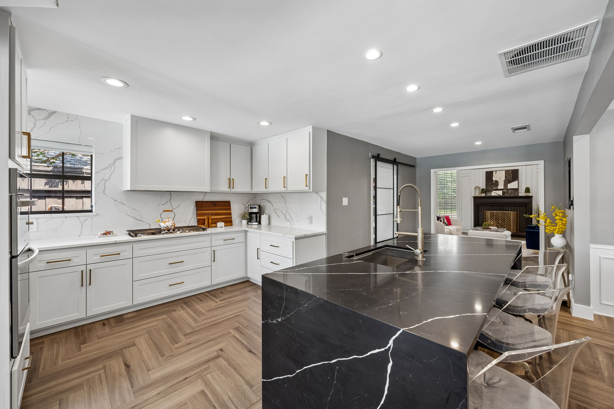 5833Gallant_025