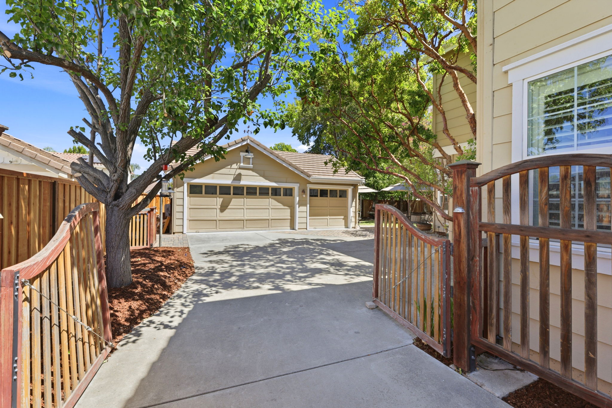 048_F8_5835 Elder Cir
