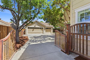 048_F8_5835 Elder Cir