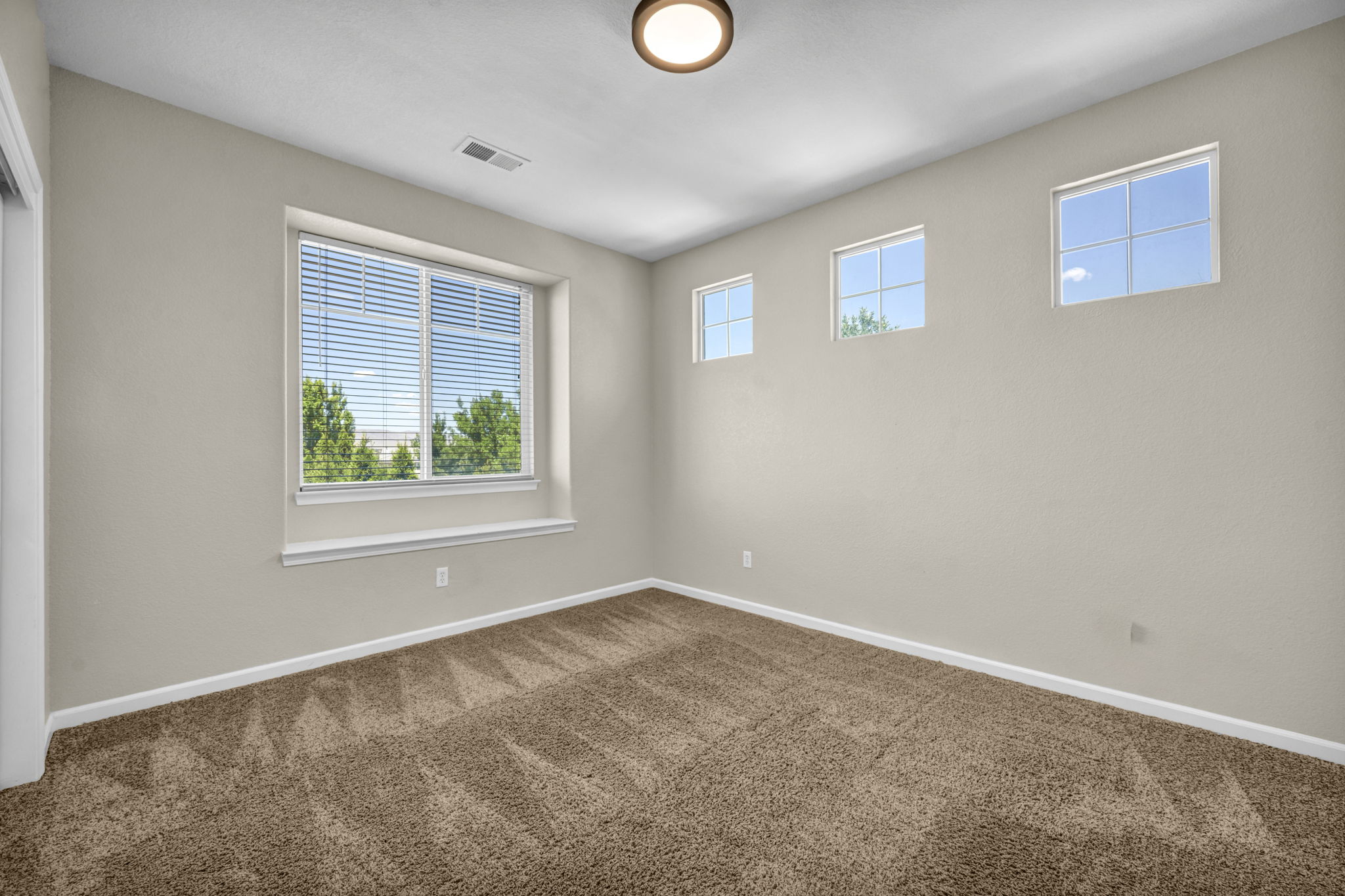 5835 Ingleston Dr_30