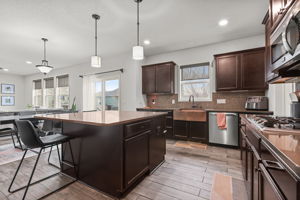 Kitchen center island