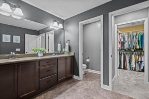 Primary Bathroom/Walk-in Closet