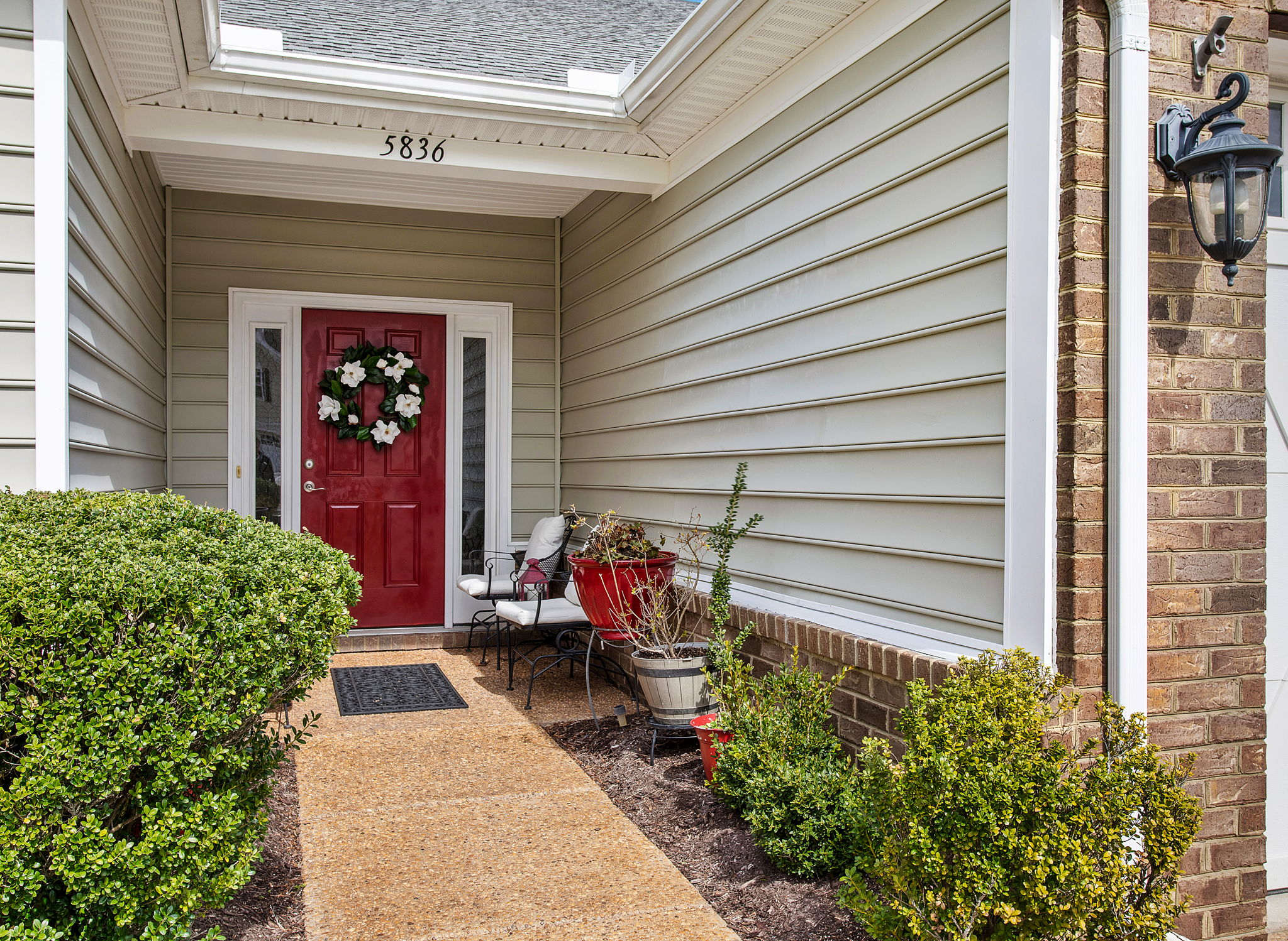 04-Exterior Front