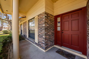 Front Porch/Entrance
