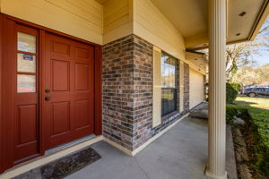 Front Porch/Entrance
