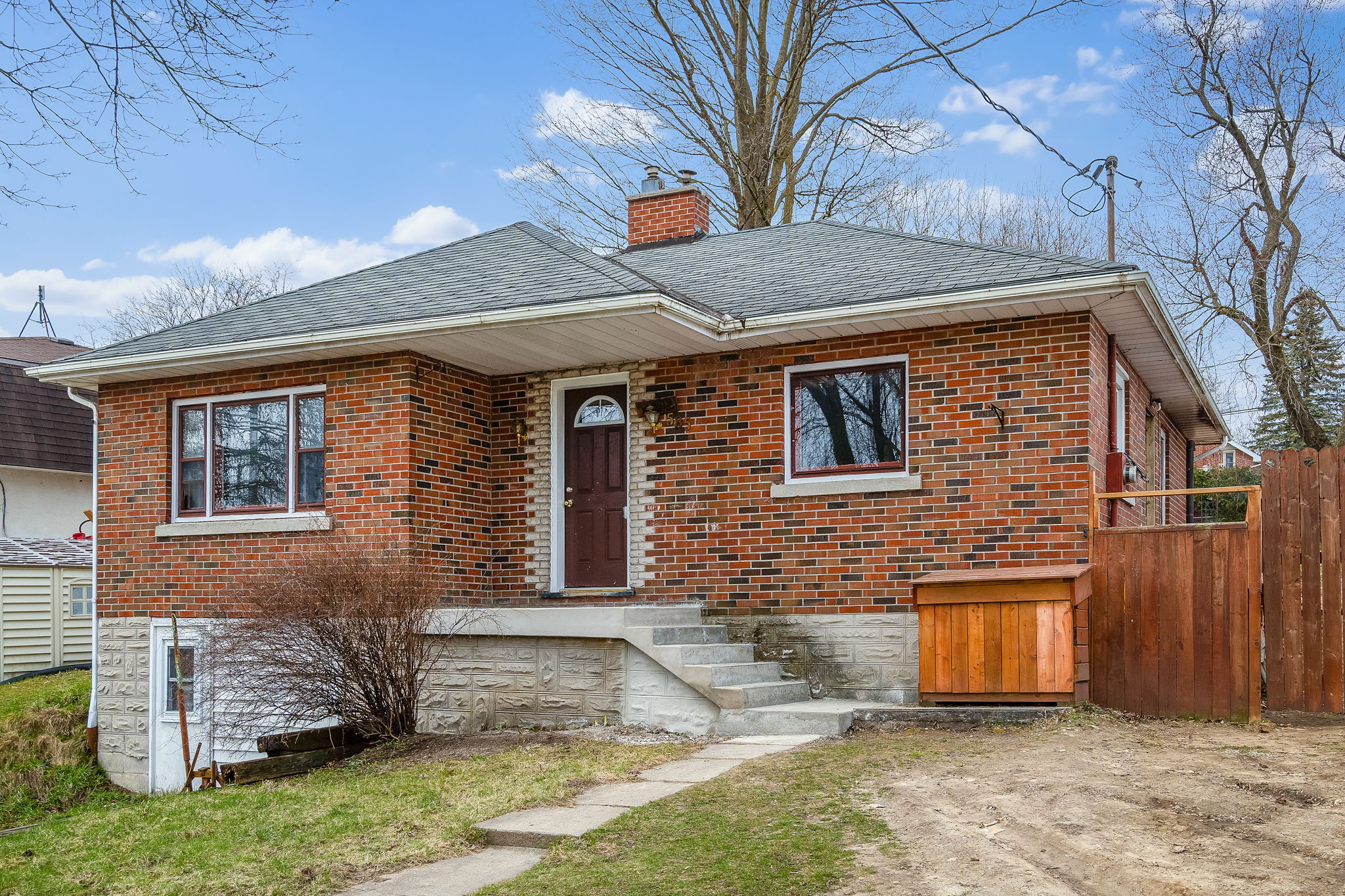  585 Blair St, Fergus, ON N1M 1S5, US