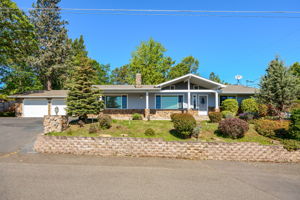  Photo 0