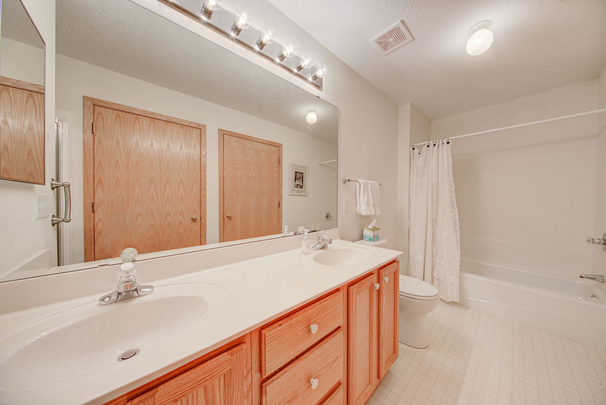 12 Bathroom