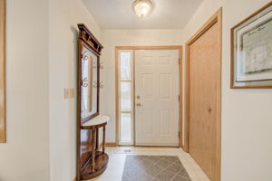 4 Foyer