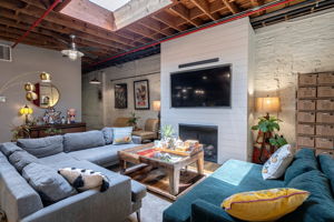 Gas fireplace & built in speakers