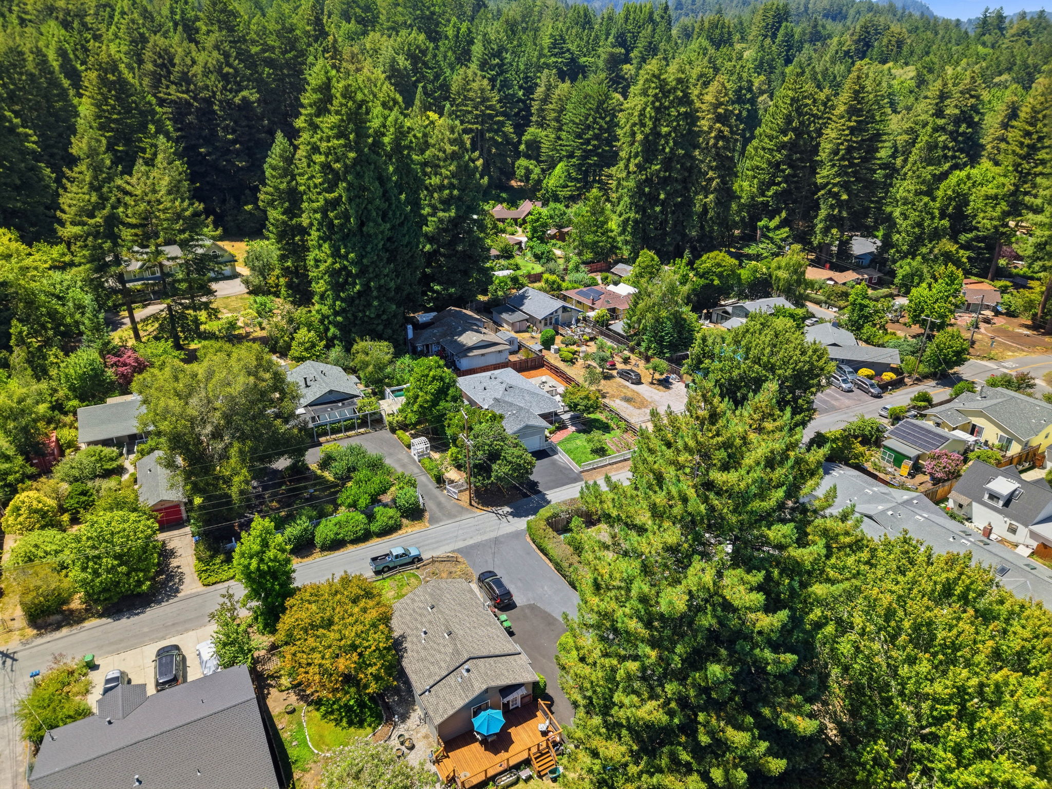 005_F8_AERIAL_5851 Plateau Dr