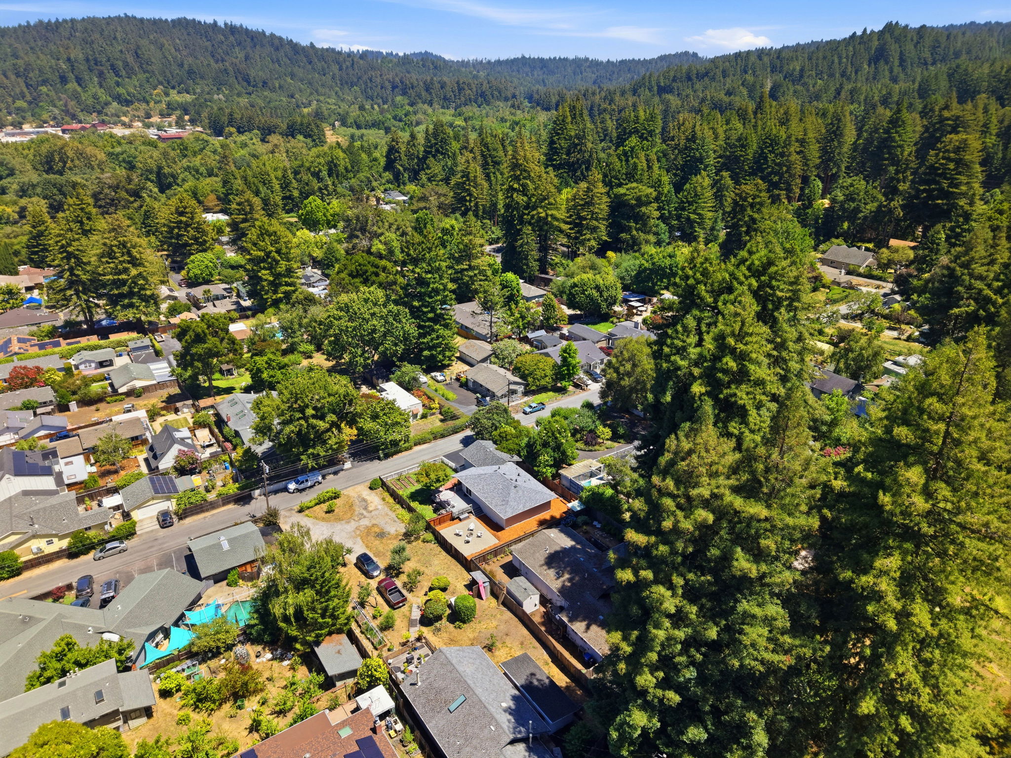 009_F8_AERIAL_5851 Plateau Dr