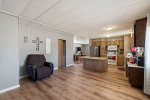  Photo 40