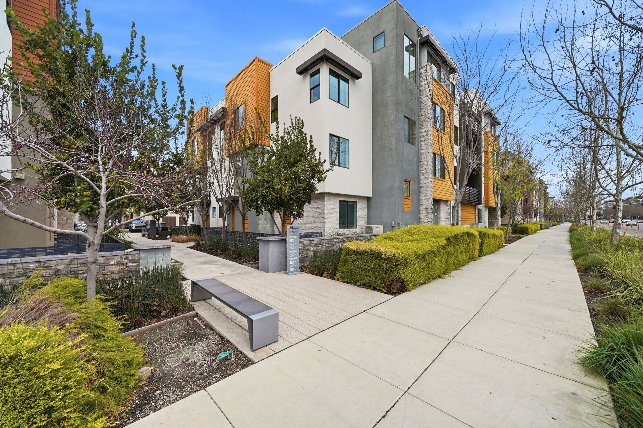 002_f8_5862 Cadence Ave