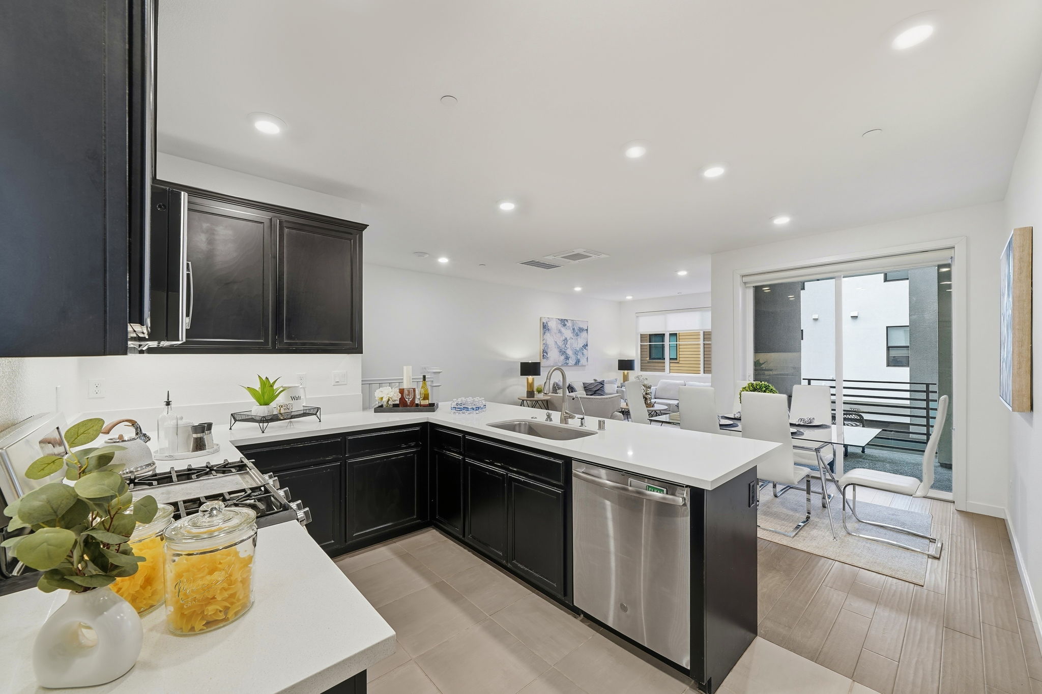 013_f8_5862 Cadence Ave