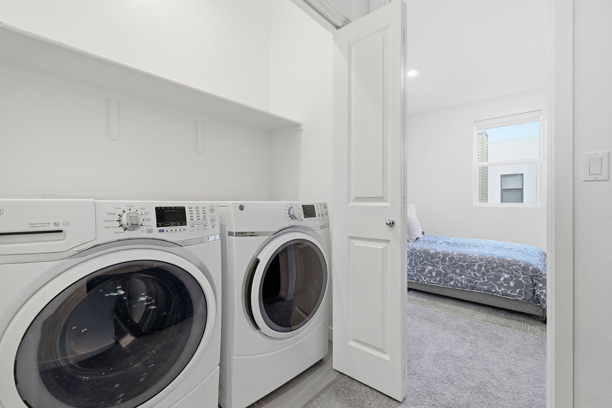 047_f8_5862 Cadence Ave