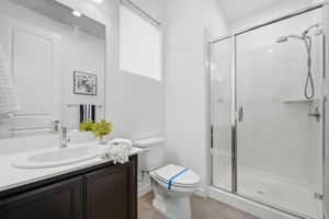 046_f8_5862 Cadence Ave