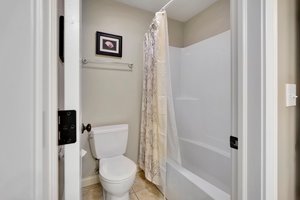 Jack-and-Jill Bath