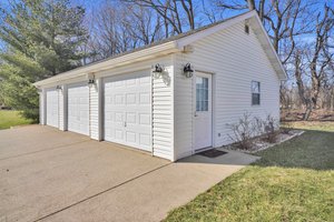3-Car Detached Garage