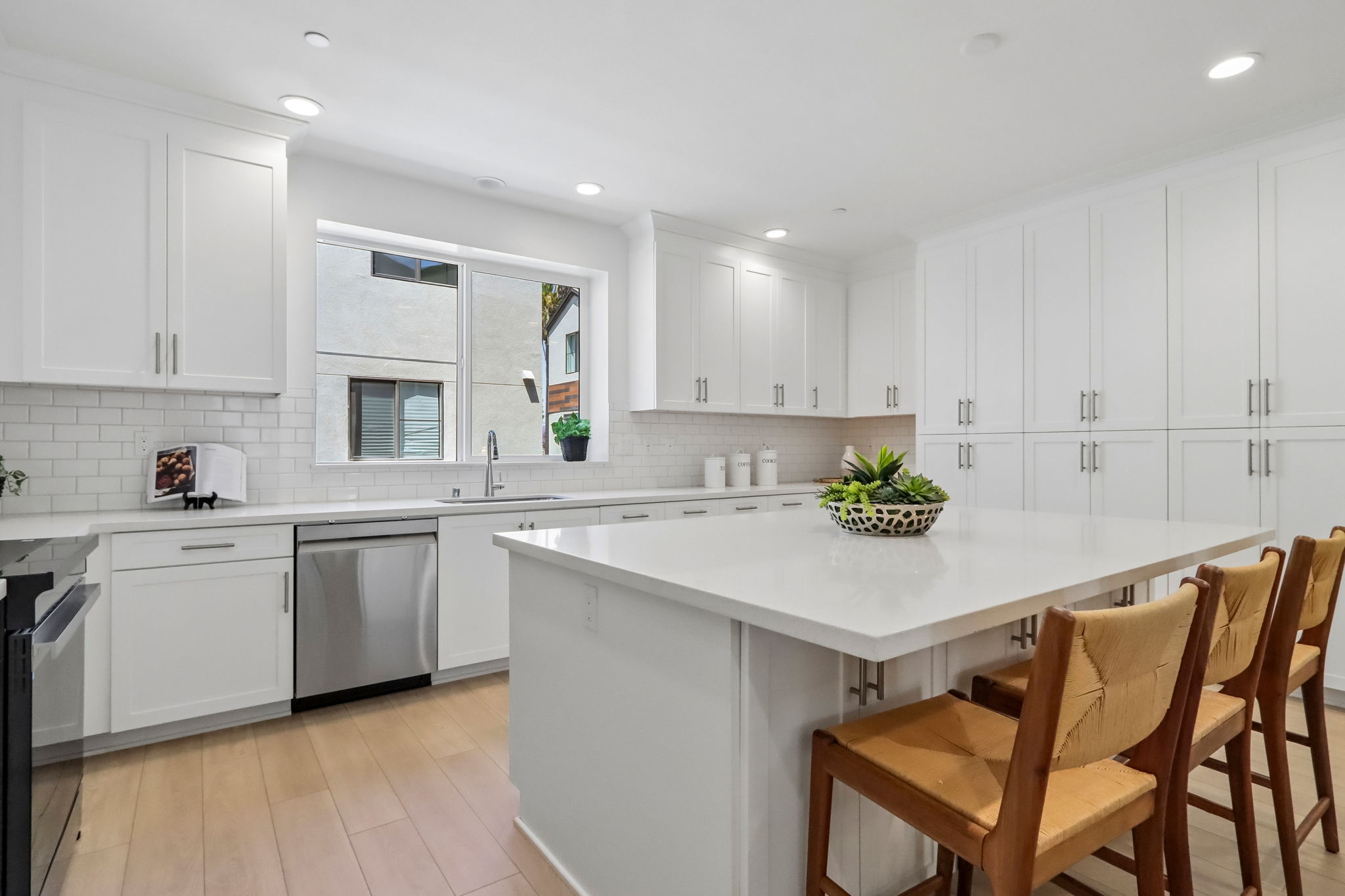 5868 Linden Ave 6-S2404-016