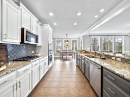 5868 Peacock Ln, Hoschton, GA 30548, USA Photo 17
