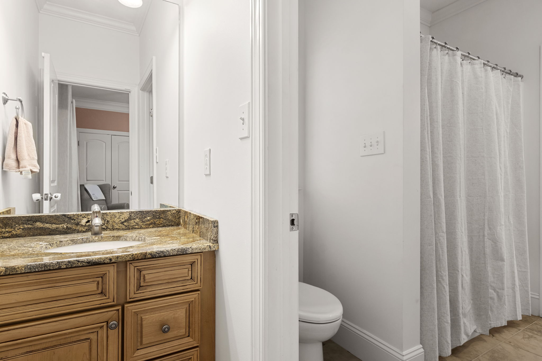  Photo 48