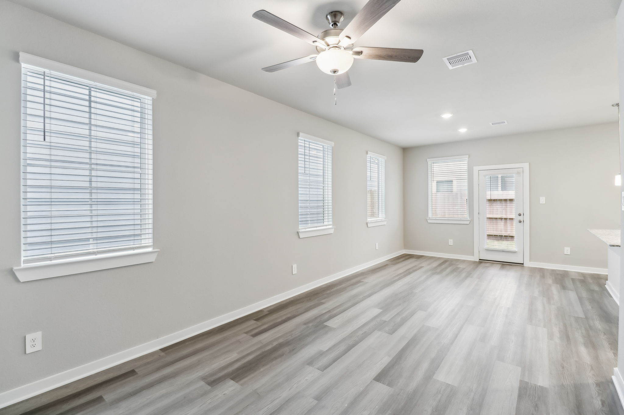 Houston - Kemah Crossing - 587 Avisa Dr, Kemah, TX 77565 - 006
