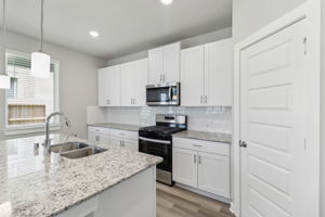Houston - Kemah Crossing - 587 Avisa Dr, Kemah, TX 77565 - 011