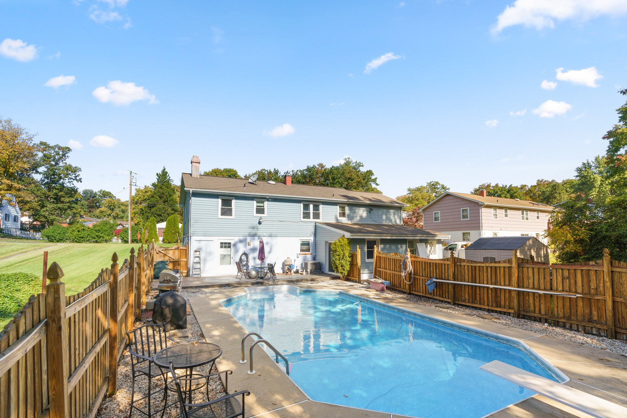 42. Back exterior.jpg