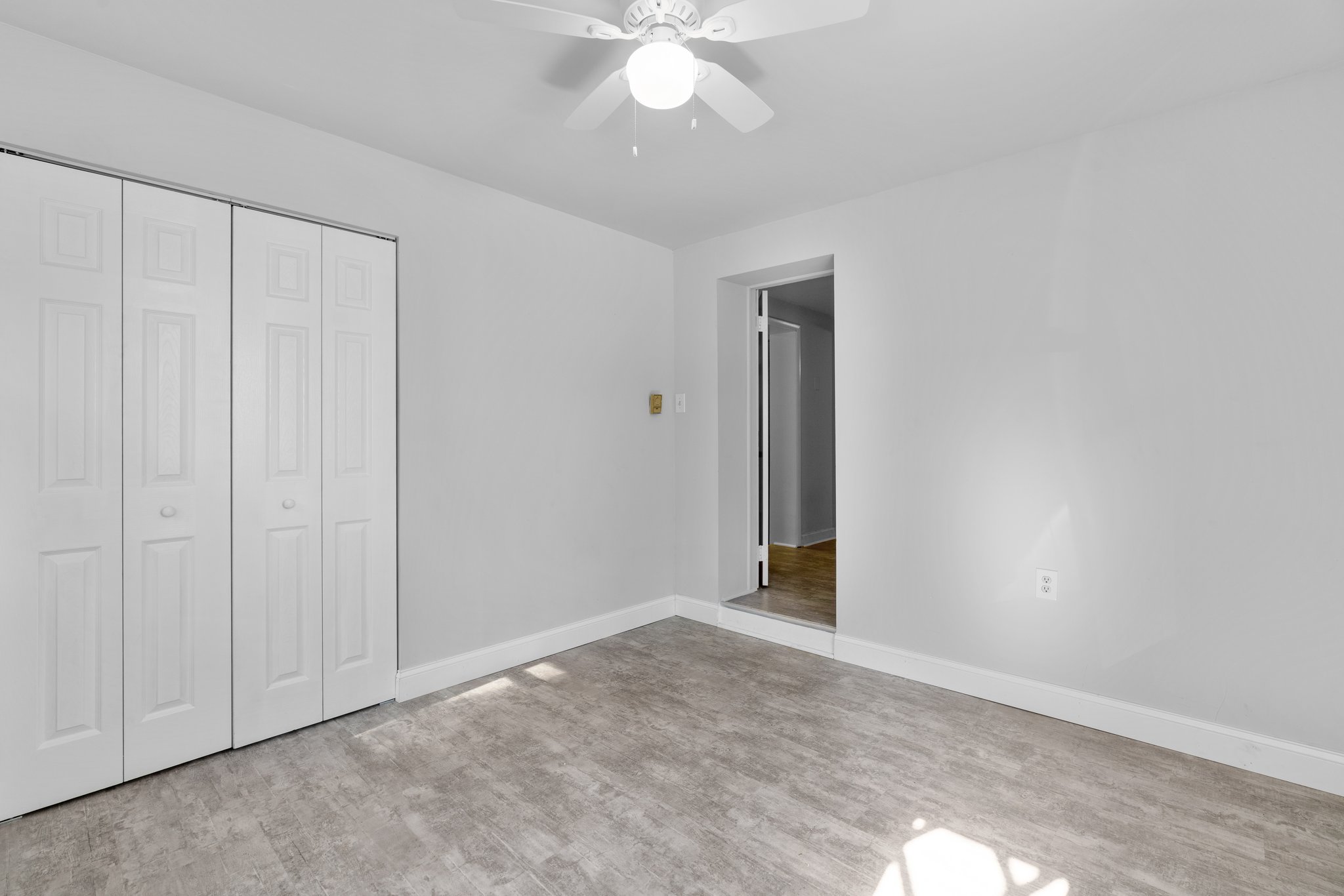 40. Lower bedroom.jpg
