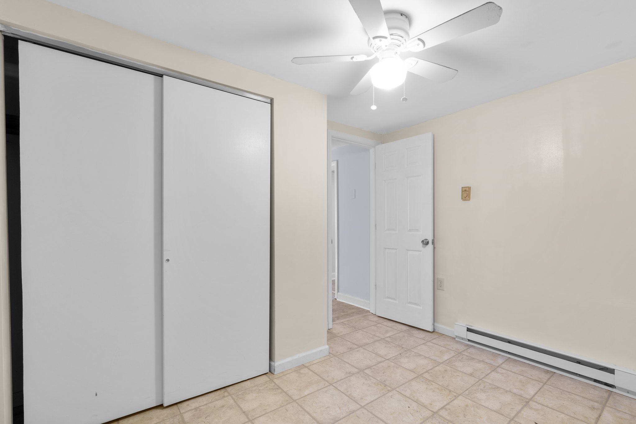34. Lower bedroom.jpg
