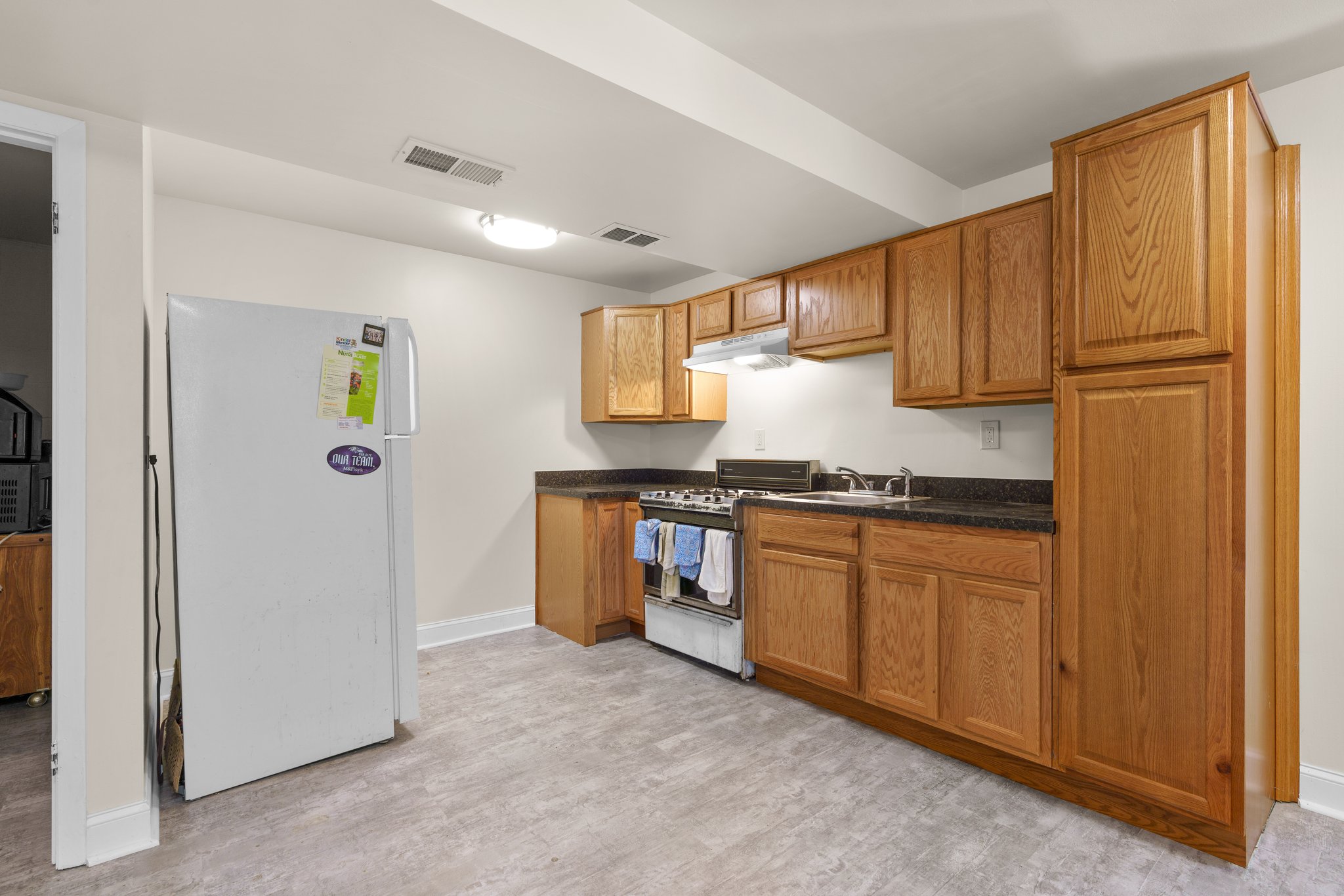 35. Lower kitchen.jpg