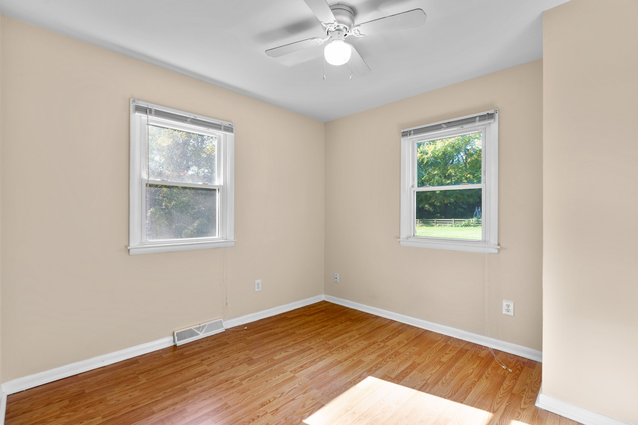 22. Main bedroom.jpg