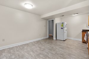 37. Lower kitchen.jpg
