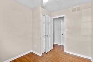 19. Main bedroom.jpg
