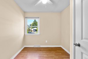 18. Main bedroom.jpg