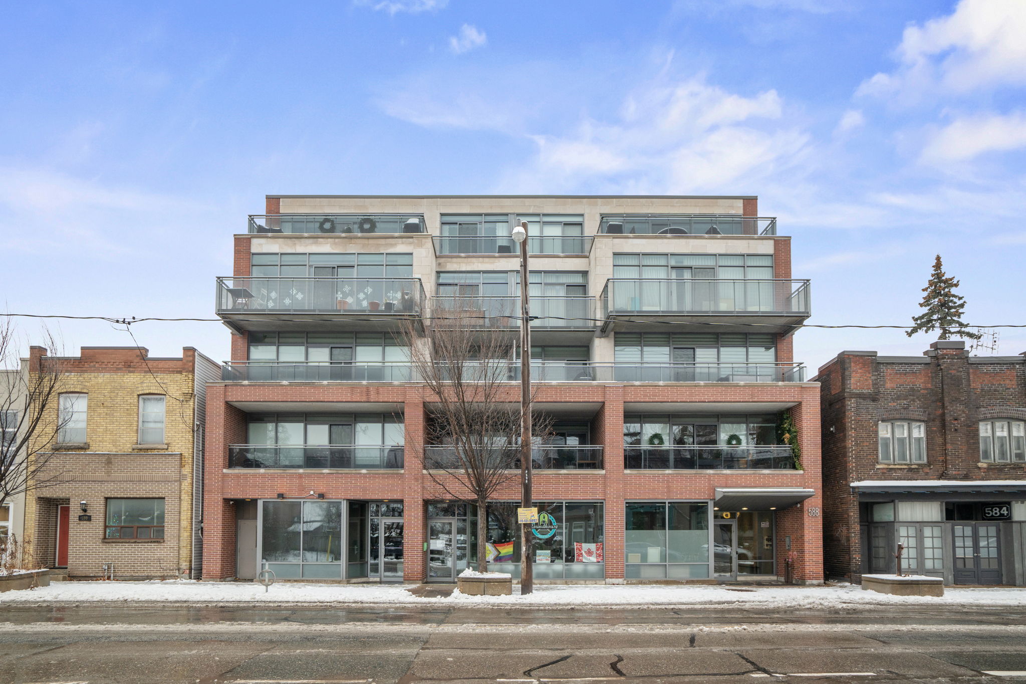 588 Annette St Toronto, ON M6S 2C4