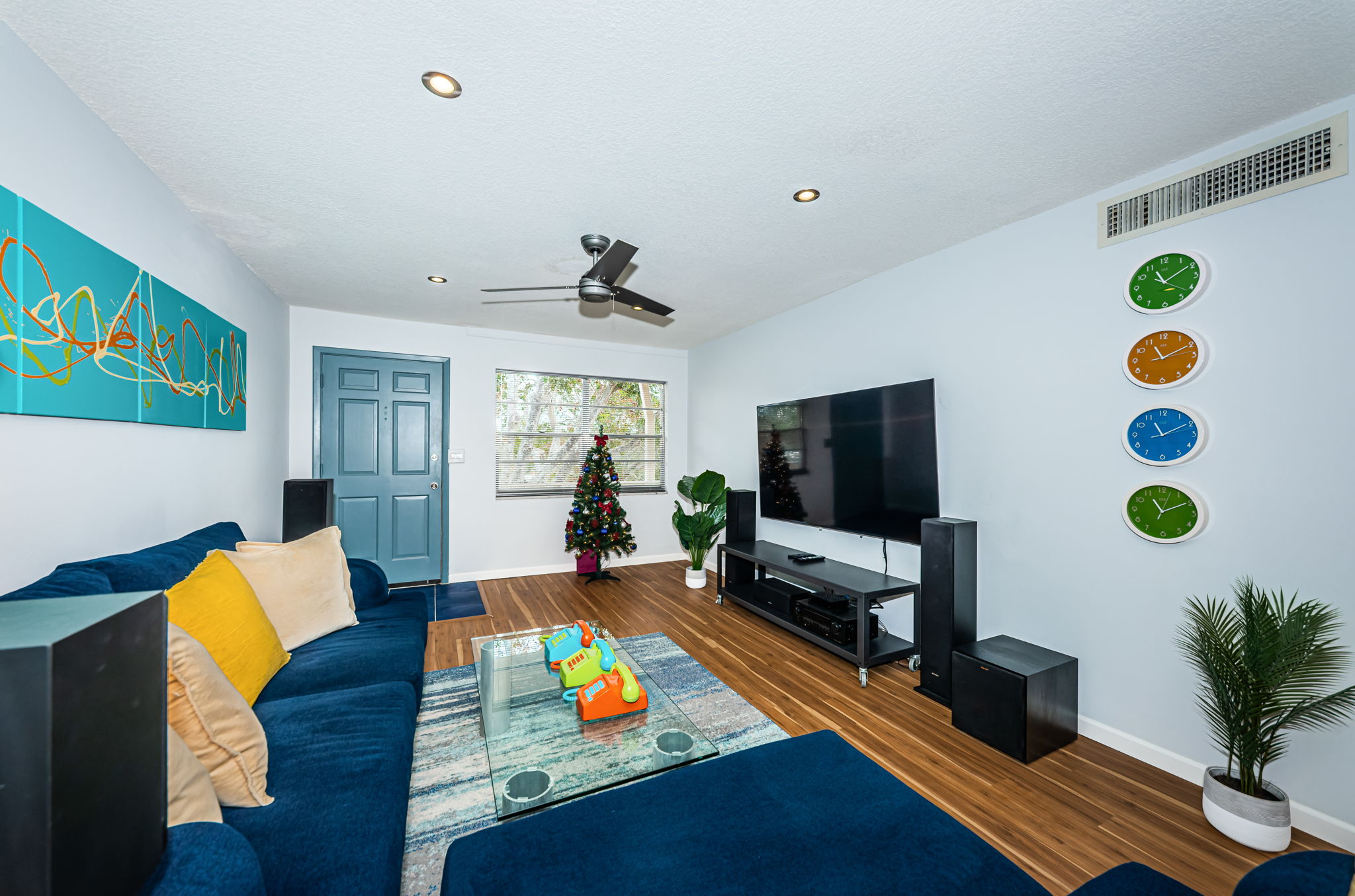 Living Room 4