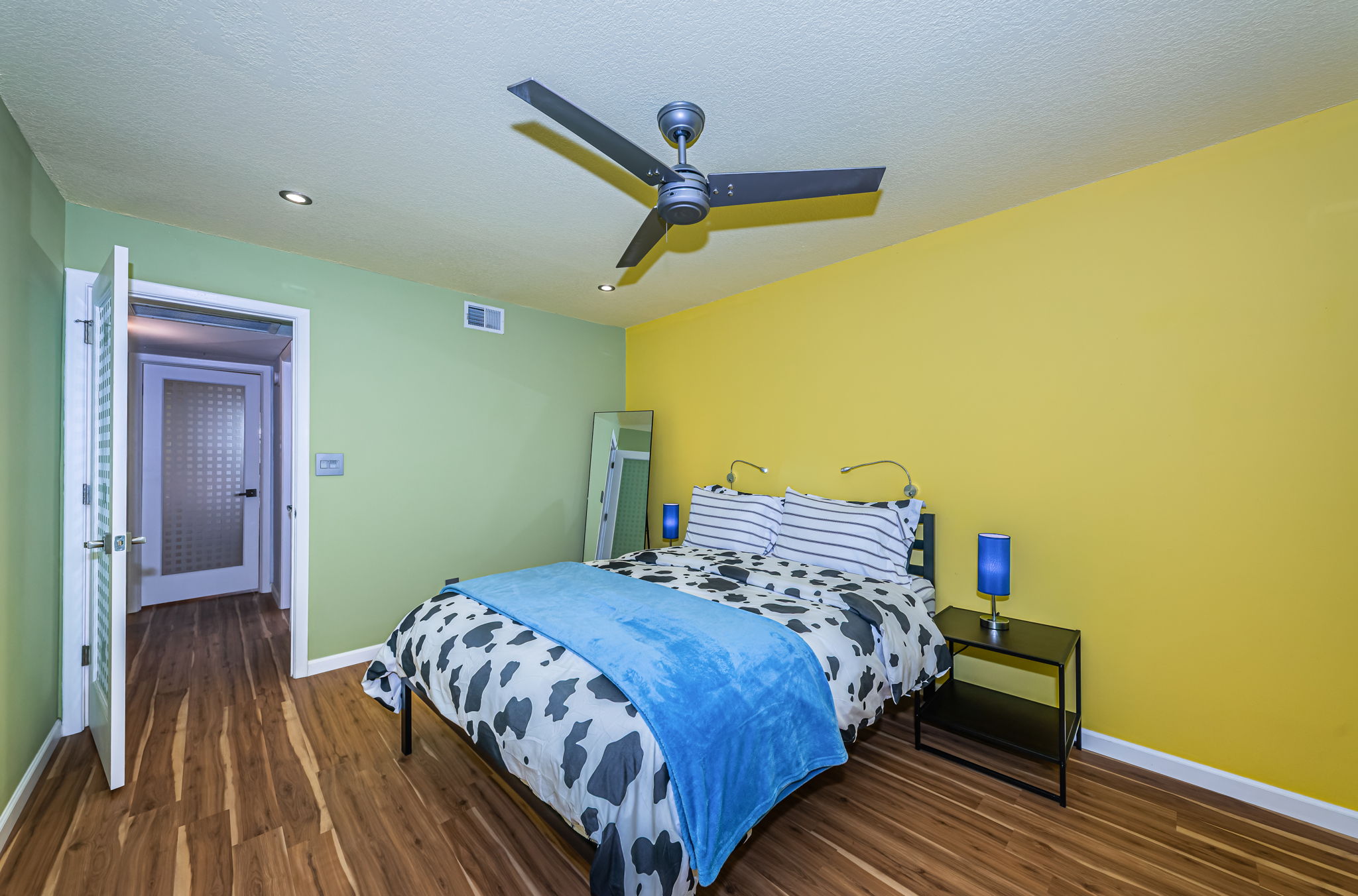 Primary Bedroom 1b