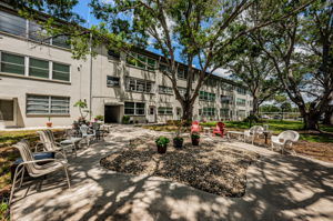 Courtyard2