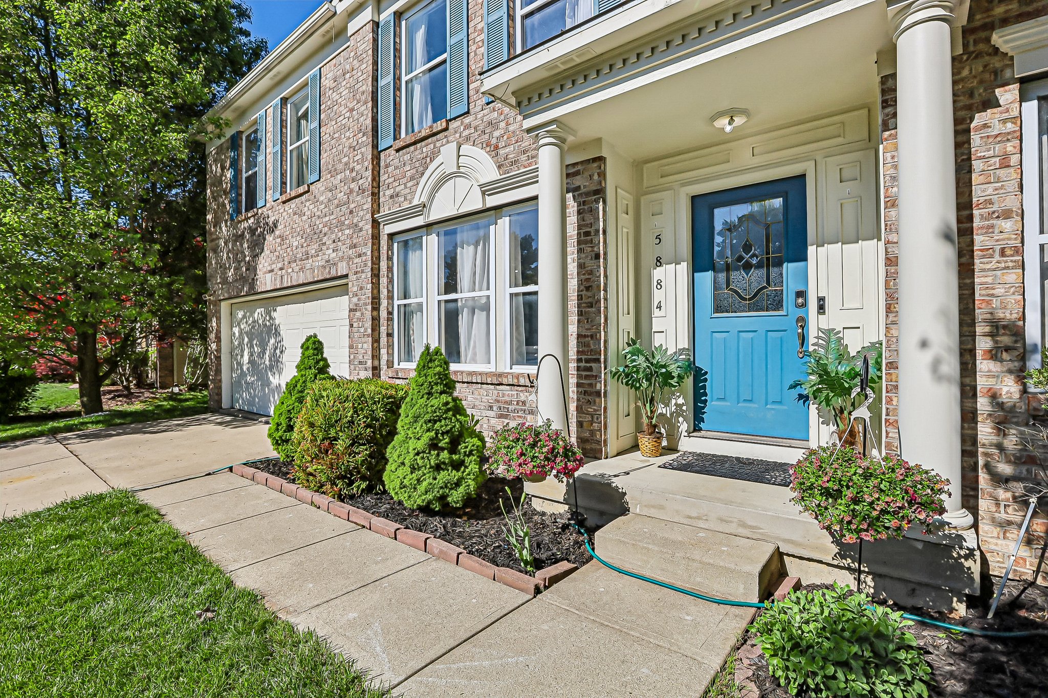 Skyward Ln-S0105-004.jpg