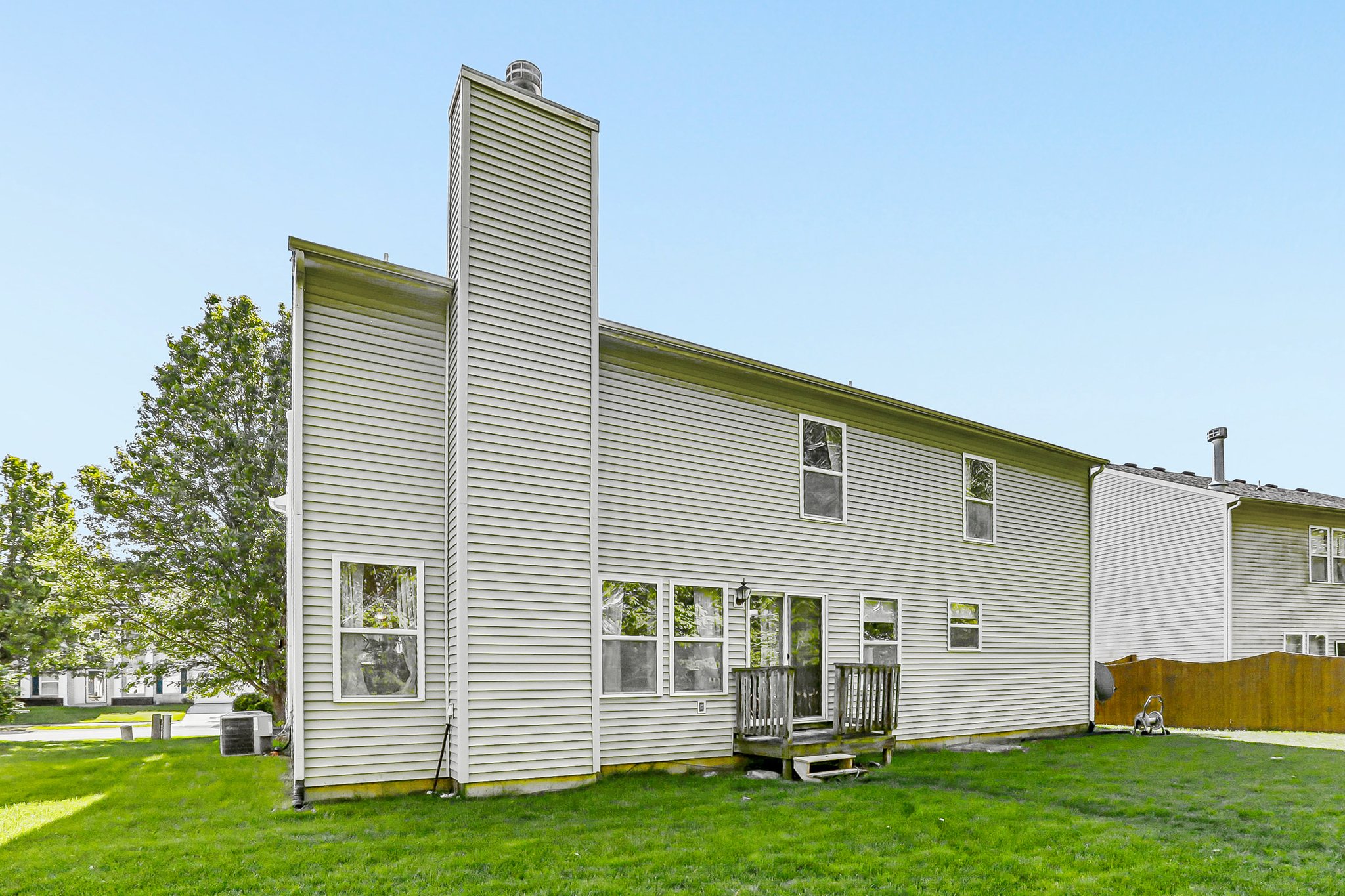 Skyward Ln-S0105-057.jpg