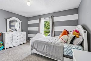 Skyward Ln-S0105-038.jpg