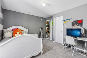 Skyward Ln-S0105-039.jpg