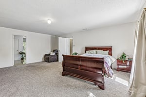 Skyward Ln-S0105-046.jpg