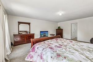 Skyward Ln-S0105-047.jpg