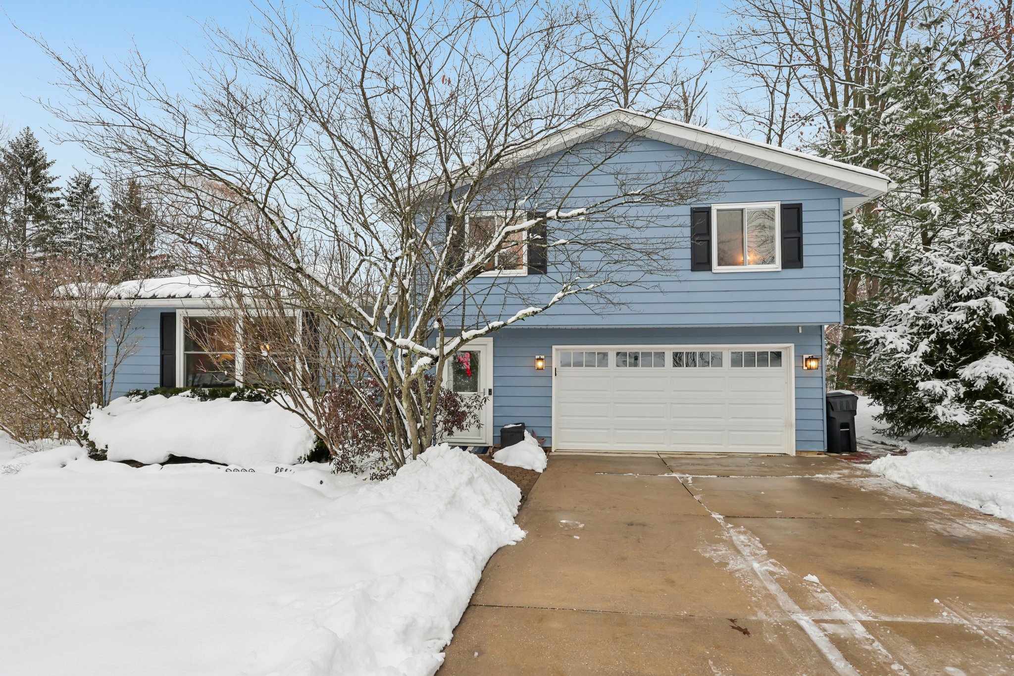 N Oval-S0312-004.jpg