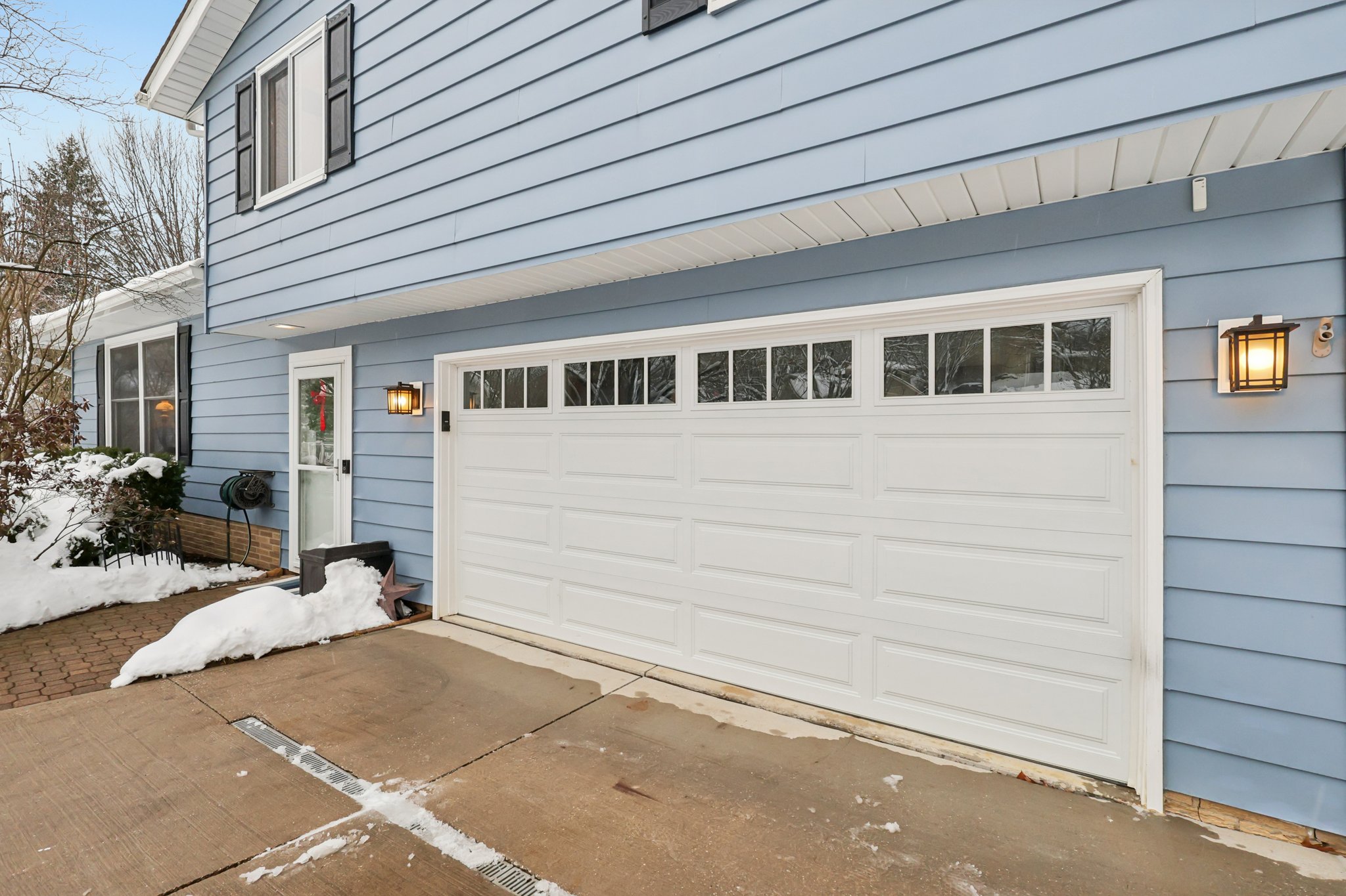 N Oval-S0312-005.jpg